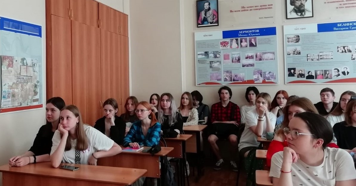 Занятия для школьников в рамках Летней школы ПГУ провела Н. С. Куприянова, старший преподаватель кафедры «Русский язык и методика преподавания русского языка»